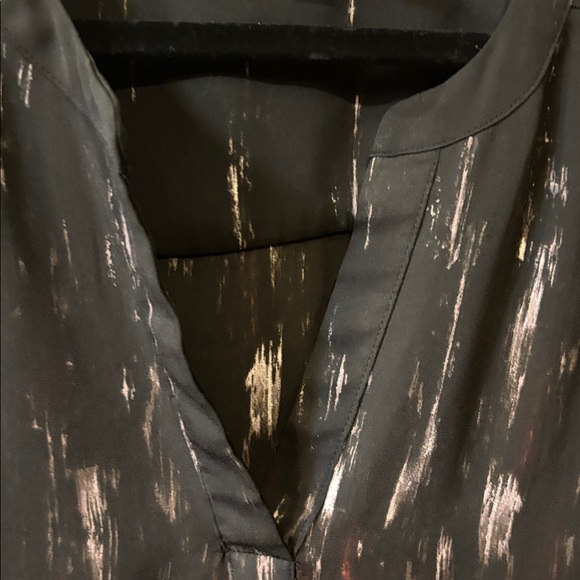 Chic Black and burgundy Women's Blouse Simply Vera. No call outs. Like new. - Picture 4 of 7